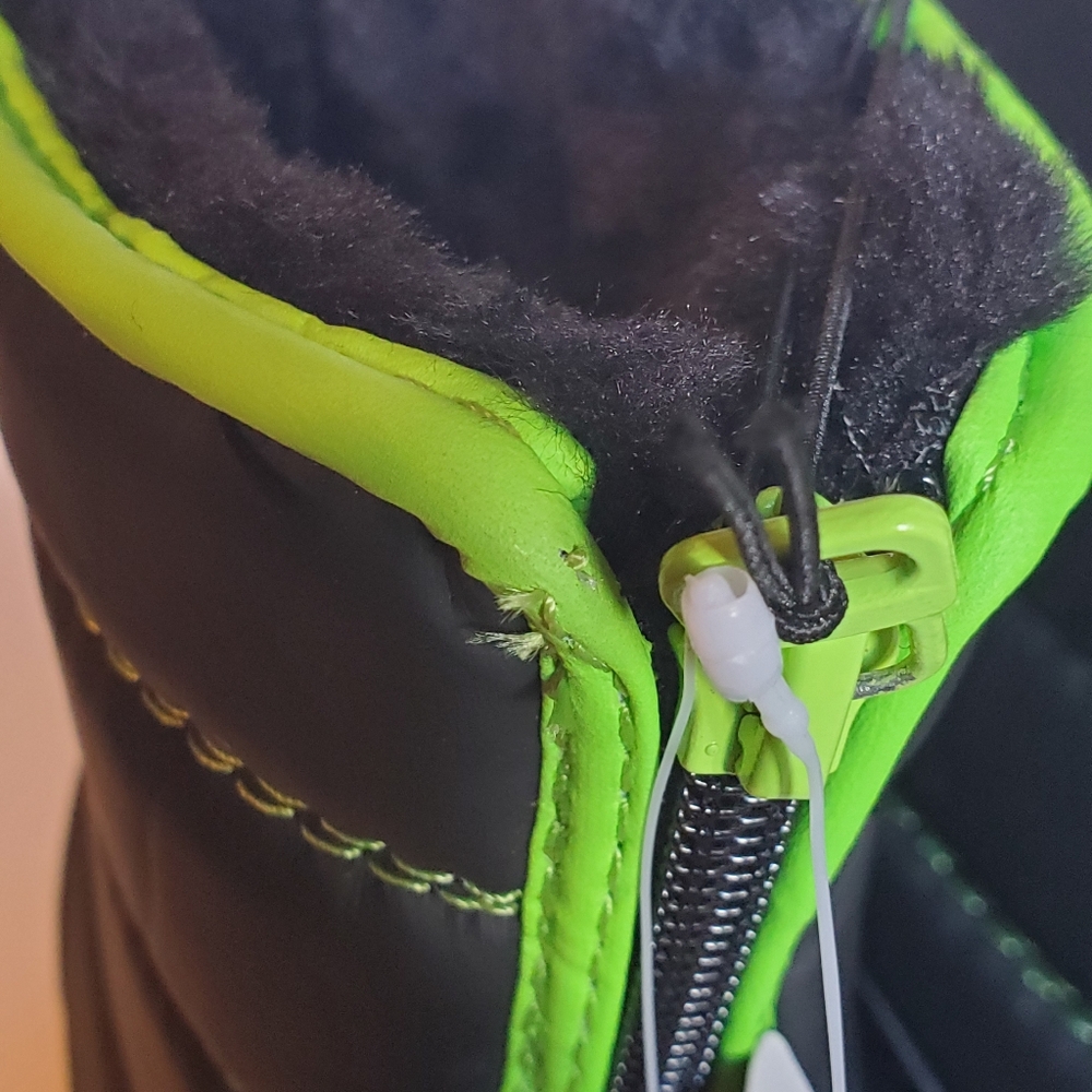 Wonder Nation winter Snow Boots Boys Size 13 New - Picture 9 of 10